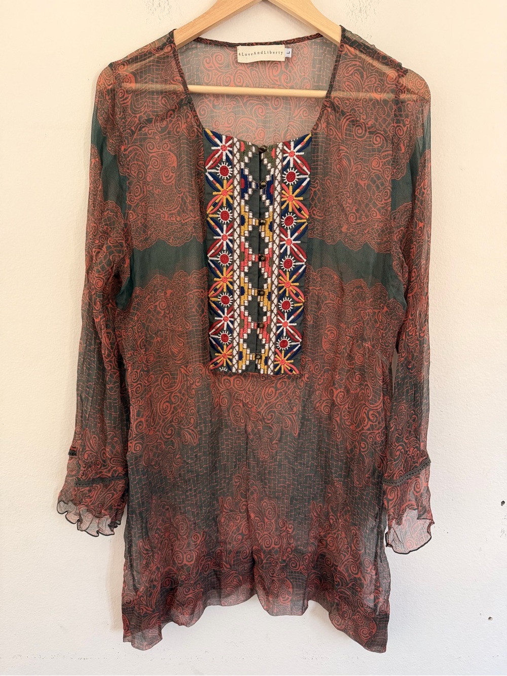 Johnny Was 4 Love And Liberty 100% Silk Embroidered Top Paisley L Geometric Yoke
